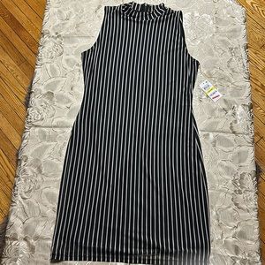 Bar III. Sheer overlay dress. Size medium.